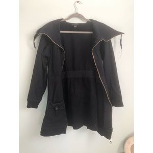 Dark Blue/Black zipped jacket with pockets.
